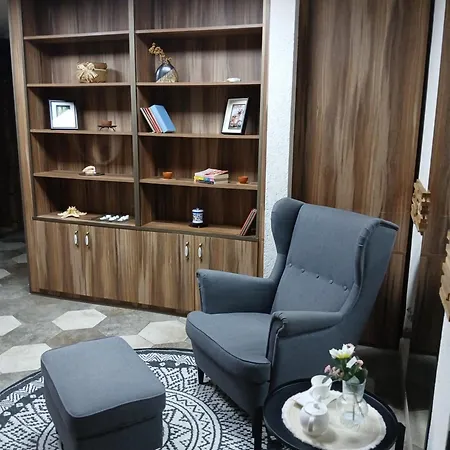 House Therapy Apartment *